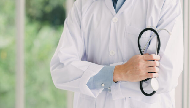 كيف تختار دكتور مسالك بولية؟